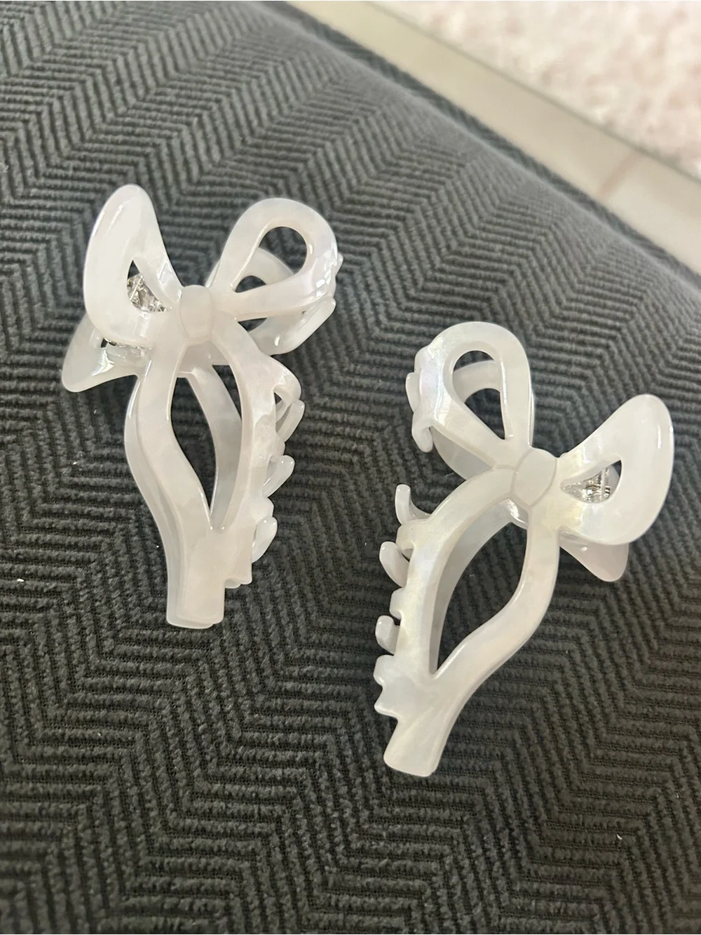 Pearl White Bow Hair Claw Clips - Set of 2